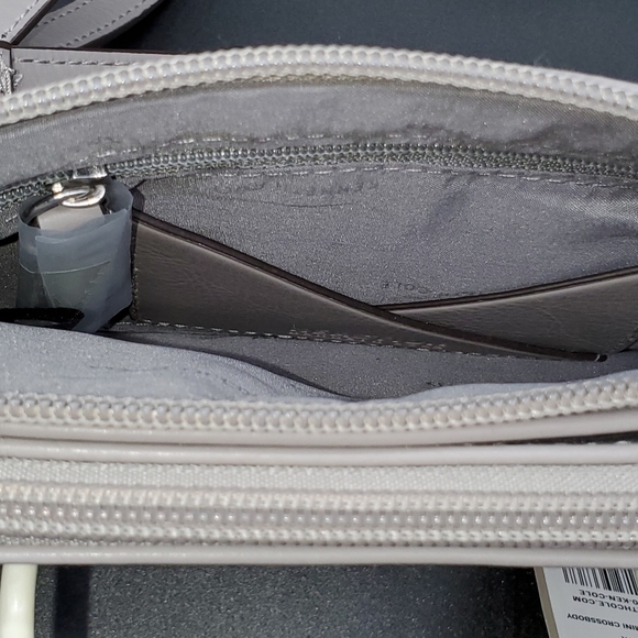 👜Kenneth Cole Reaction Crossbody Bag and Wristlet - Picture 4 of 10